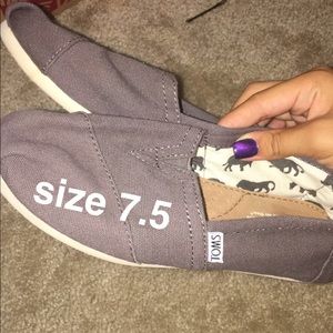 Toms shoes